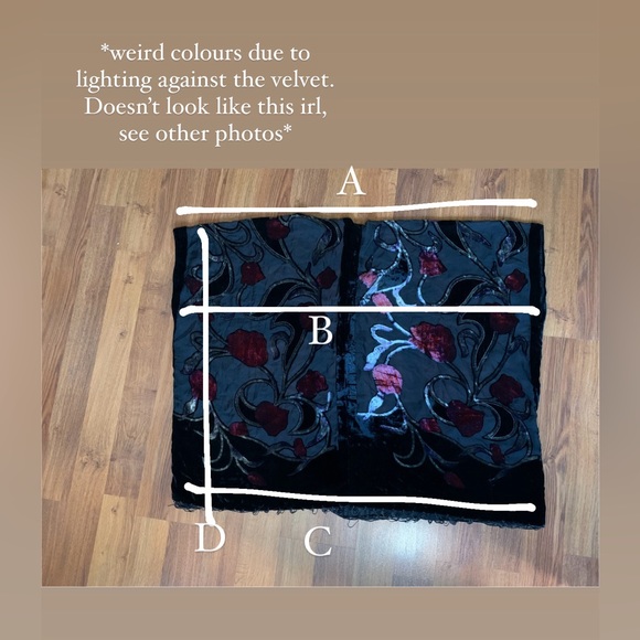 Silk velvet robe with fringe - Picture 6 of 7